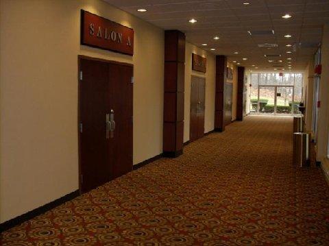 La Quinta Inn & Suites Pittsburgh North McCandless Township 外观 照片