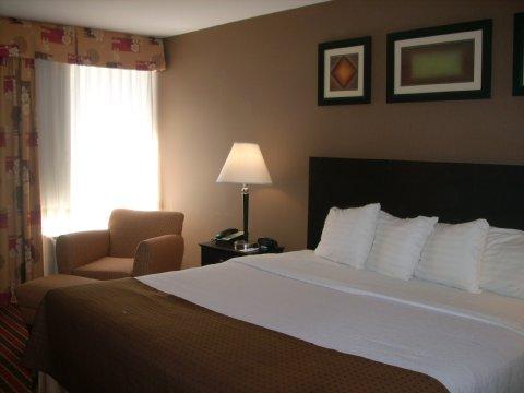 La Quinta Inn & Suites Pittsburgh North 外观 照片